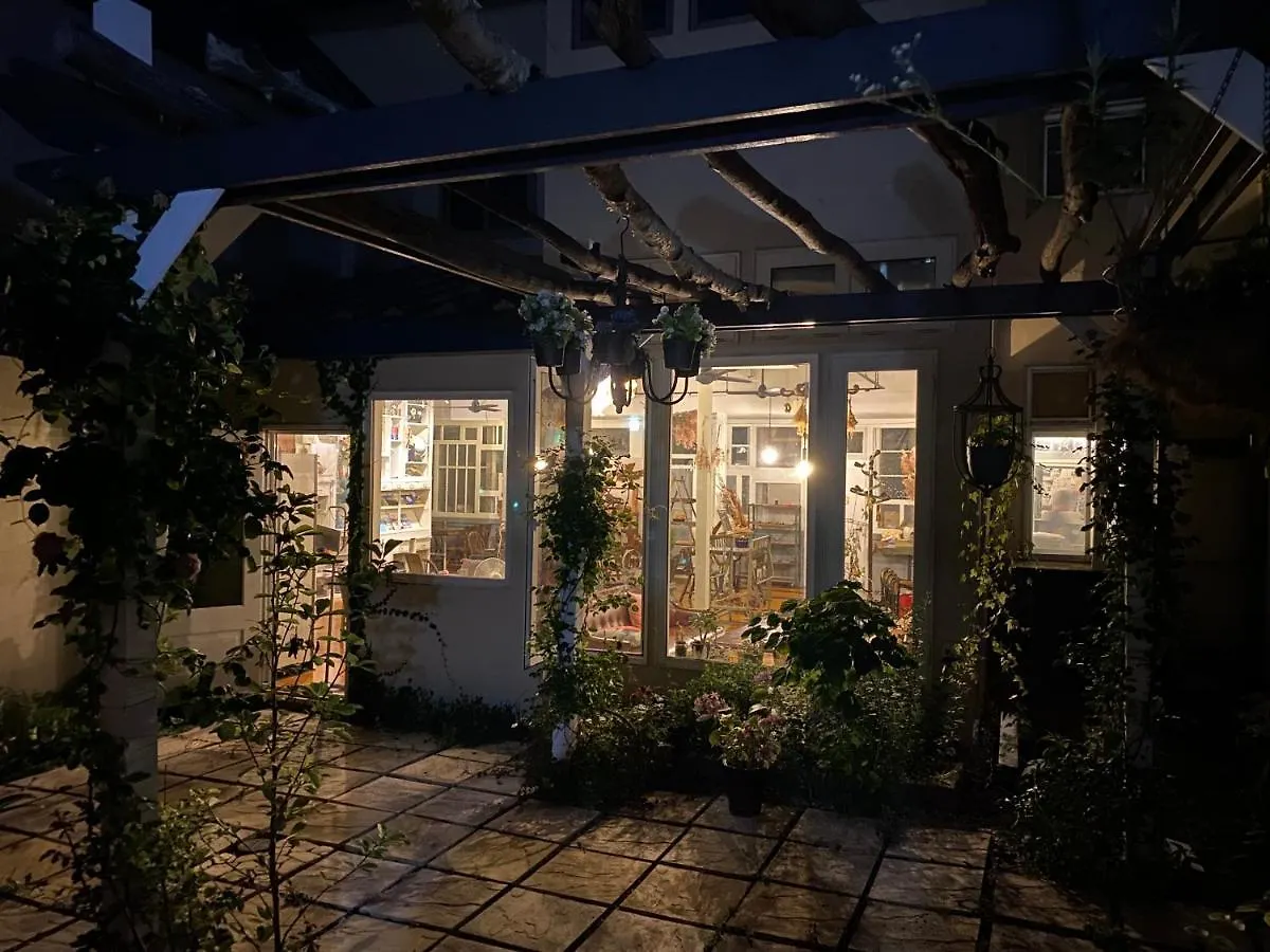 Hostel Little Barrel Otaru Japonia
